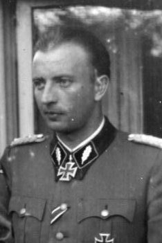 Bundesarchiv Bild 101III-Bueschel-056-21A, Russland, Hermann Fegelein.jpg