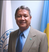 Elias Camsek Chin.jpg