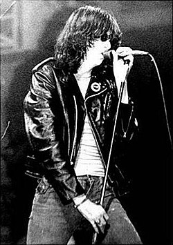 Joeyramone.jpg