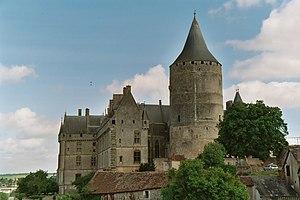 Chateaudun Chateau 06.jpg