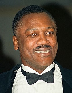 Joe Frazier (cropped).jpg