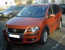 VW CrossTouran 2008-W.jpg