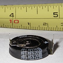 OneFarad5.5Velectrolyticcapacitor.jpg