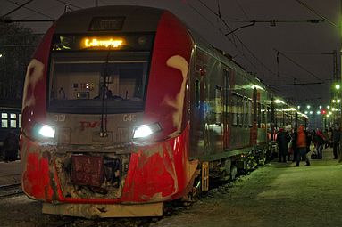 ЭС1-046 с включёнными буферными фонарями в Петрозаводске