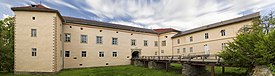 Uzhhorod-castle-main-building.jpg