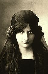 Jeanne Hebuterne-2.jpg