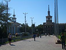 E7880-Bishkek-Chuy-Ave.jpg