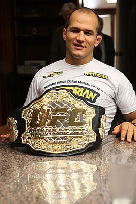 Junior-Dos-Santos-Belt.jpg