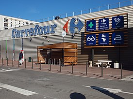 Montereau-fault-Yonne-FR-77-Surville-supermarché Marfour-a6.jpg