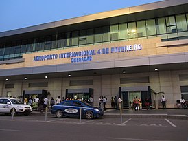 Aeroport-4-de-Fevereiro-Chegadas LWS1962.JPG