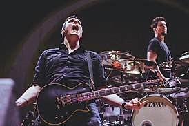 Breaking Benjamin-3480 (18217521174).jpg