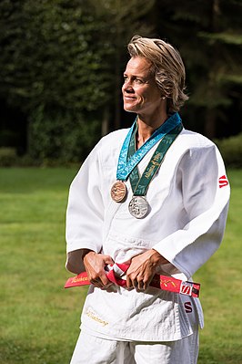 Gella vandecaveye-1513181453.jpg