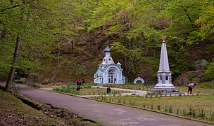 Иверская часовня (вторая половина XIX века) и памятник основателям курорта