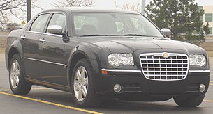 Chrysler 300 (2004).jpg