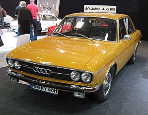 Audi 100 C1.jpg