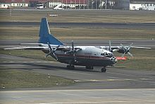 Kocmoc An-12 RA-12957.jpg