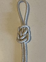 Китайский мусинг (тур.)[8]:142[4]:140, p lafond knot[32], Two-strand chinese lanyard knot[1], Chinese lanyard Knot[33][24]. Двупрядный талрепный У. красивый 2-прядный китайский мусинг. Обычно вяжется на шёлковых шнурах[1]. [abok 67]