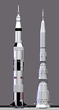 Смоделированное сравнение величин носителей в масштабе, Сатурн-5 (слева), человек (середина) и Н-1 (справа)