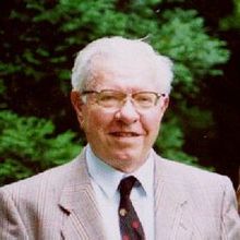 Fred Hoyle.jpg